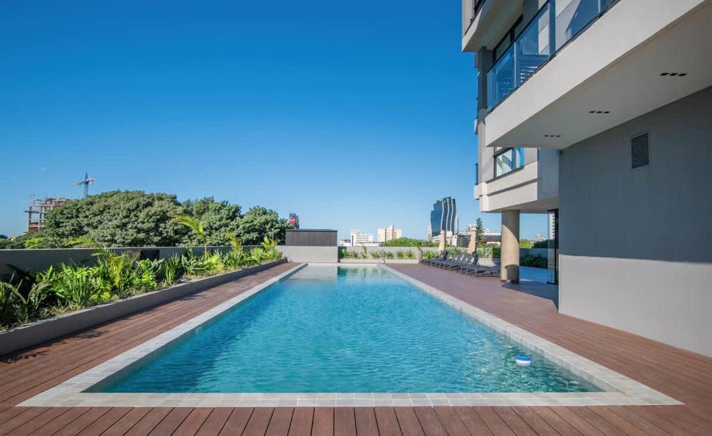 Prime Location One-Bedroom Near the Mall - 5