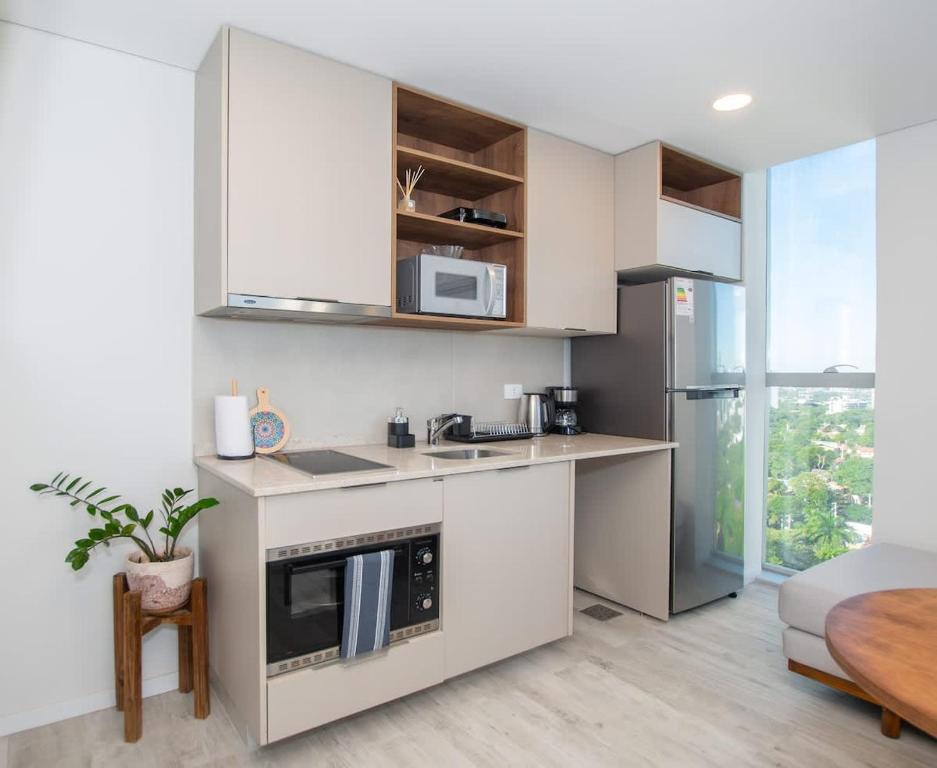 High-Floor City Base with Fast WiFi Gym Pool and Sauna - 4