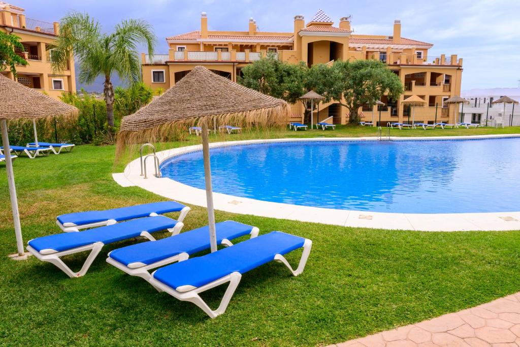 Stylish Apartment Near Beach & Golf - 1