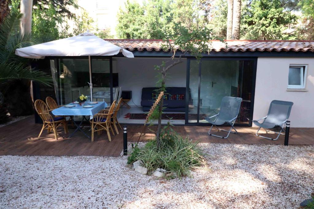 Cannes, Côte d'Azur - Maison de jardin au calme, proche de la Croisette - 1