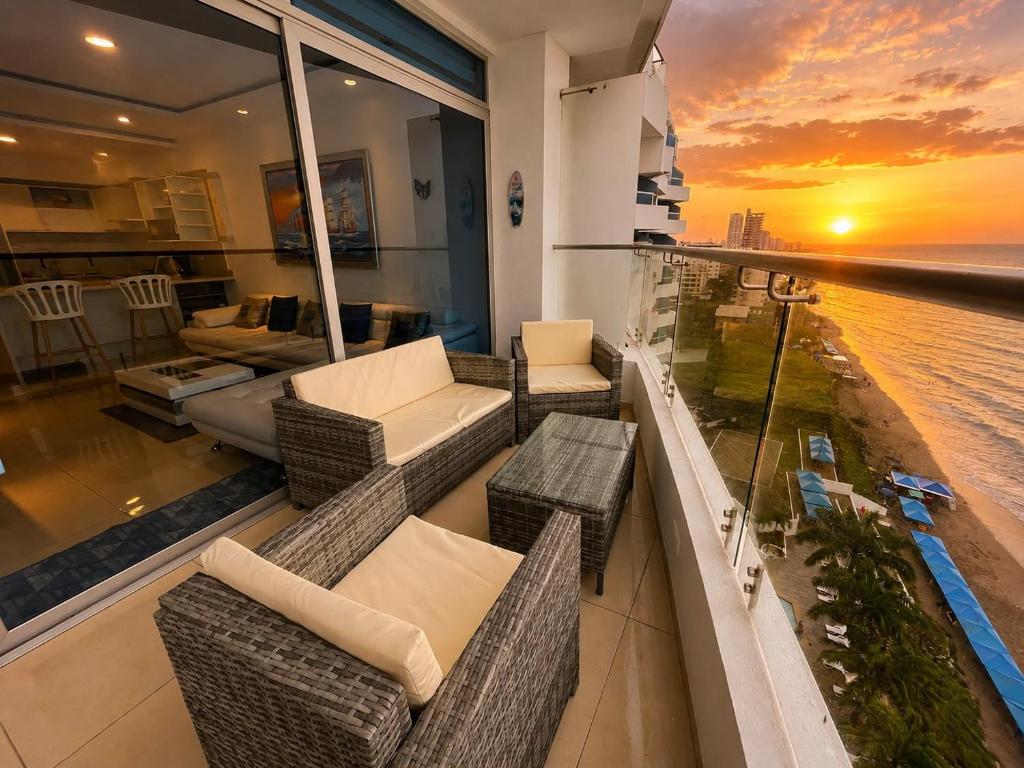 Grand Diamond Beach - Luxury Oceanfront Suite - 3