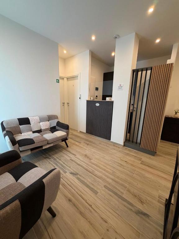 Corona boutique Rooms - 4