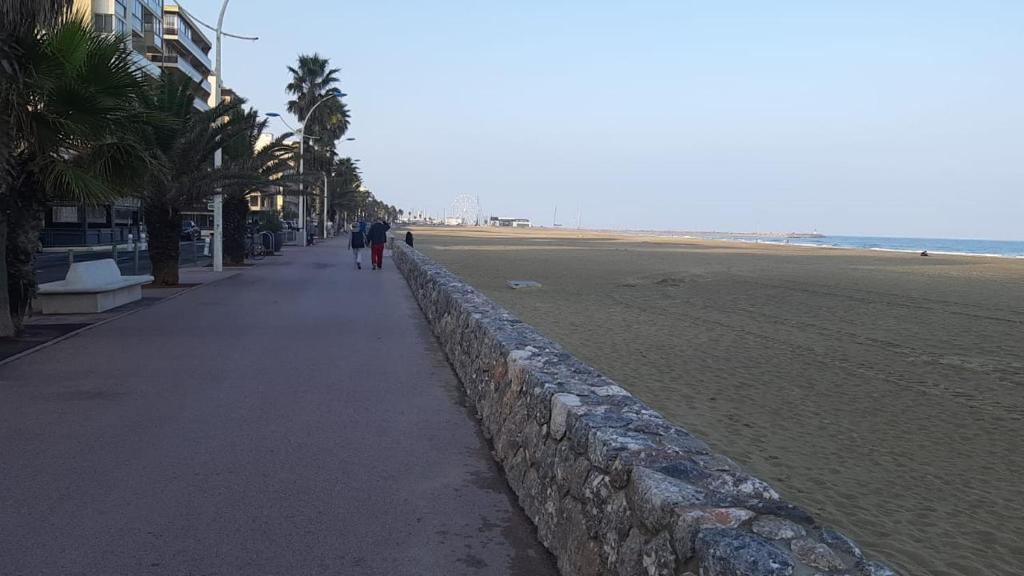 a 10 metres de la plage T2 avec clim Internet et Parking Gratuit devant Residence face a la Mer - 3