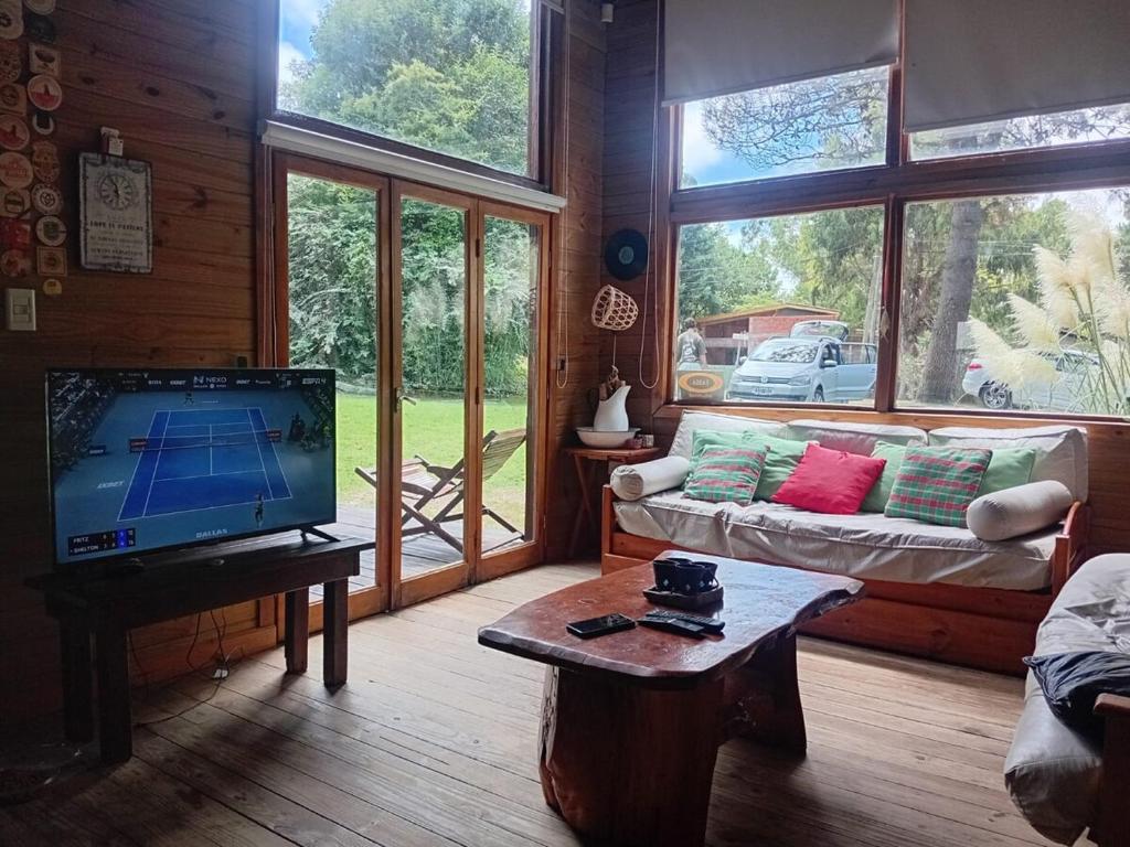 Hermosa casa en Valeria del Mar con parque y pileta - 1