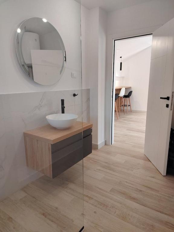 3 1D2 Mini Condos , Modern 2-bedroom penthouse - 2