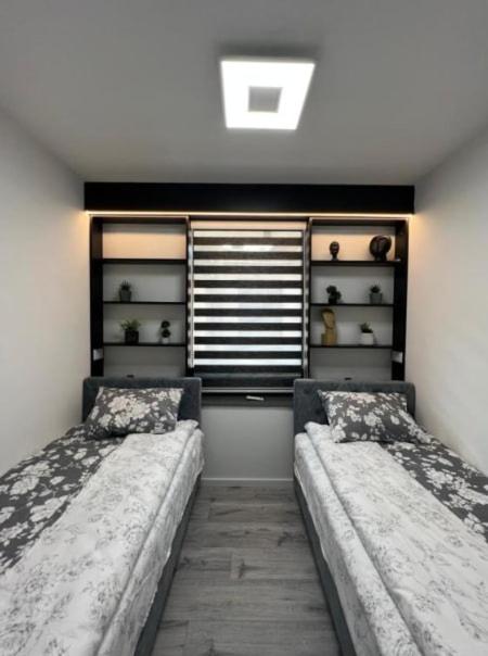 Deluxe 2bdr apartment in Old town with Private Garage - 4