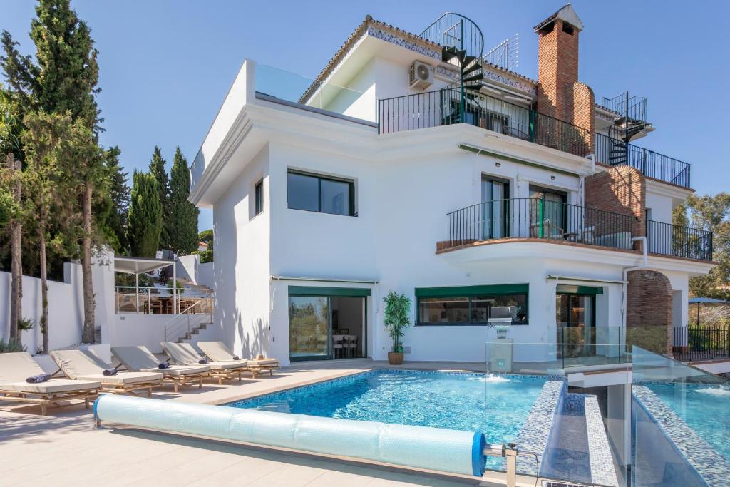Luxury villa with sea views - heated pool - 3
