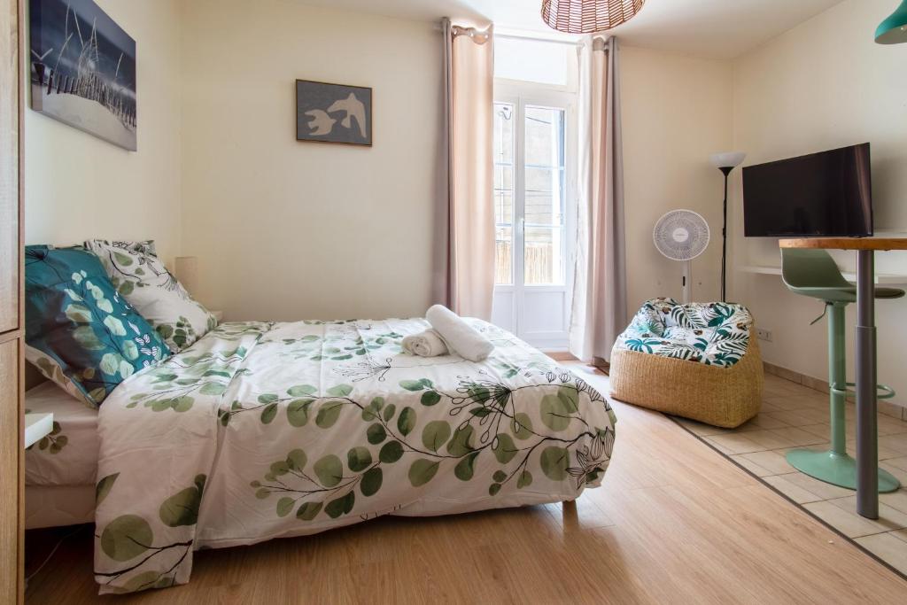 Studio deluxe - climatisé - WIFI - TV connectée - Parking 1mn à pied - 5