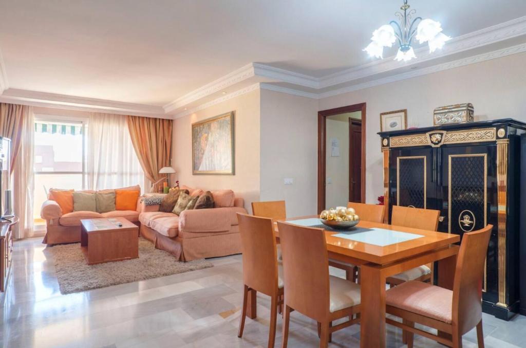 Elegant apartment in Marbella with sea and mountain view. - 3
