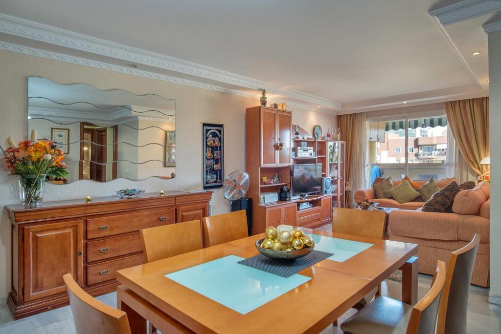 Elegant apartment in Marbella with sea and mountain view. - 4