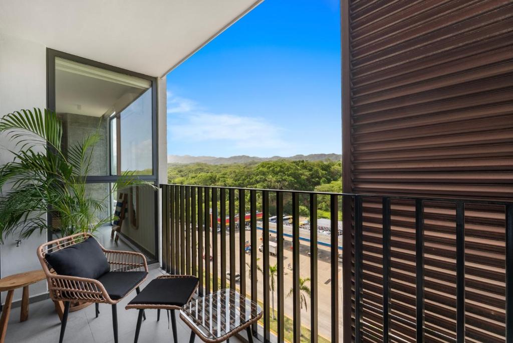 Arama Bay Bucerias | King Bed & Private Balcony - 3
