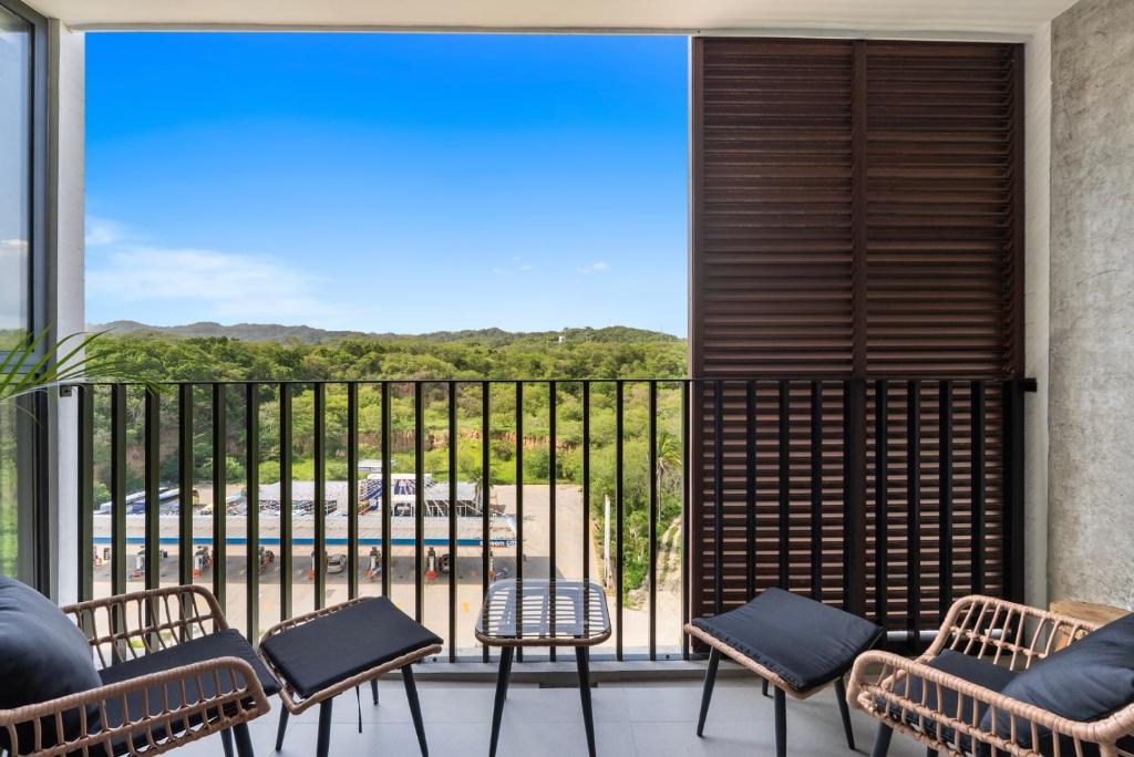 Arama Bay Bucerias | King Bed & Private Balcony - 5