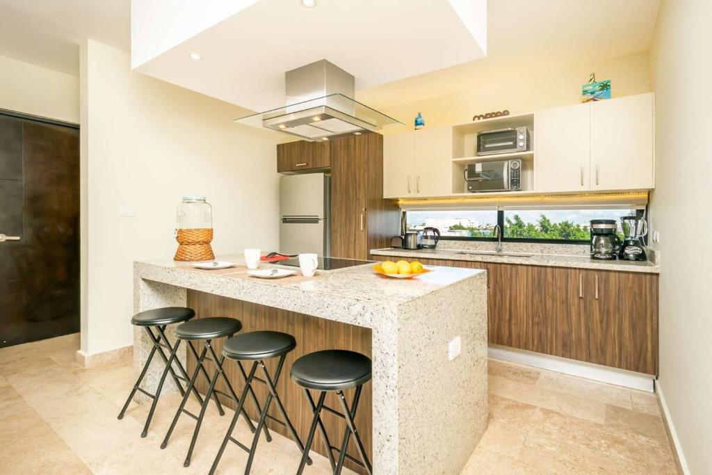 2Br Condo W Rooftop Pool & Backyard - 4