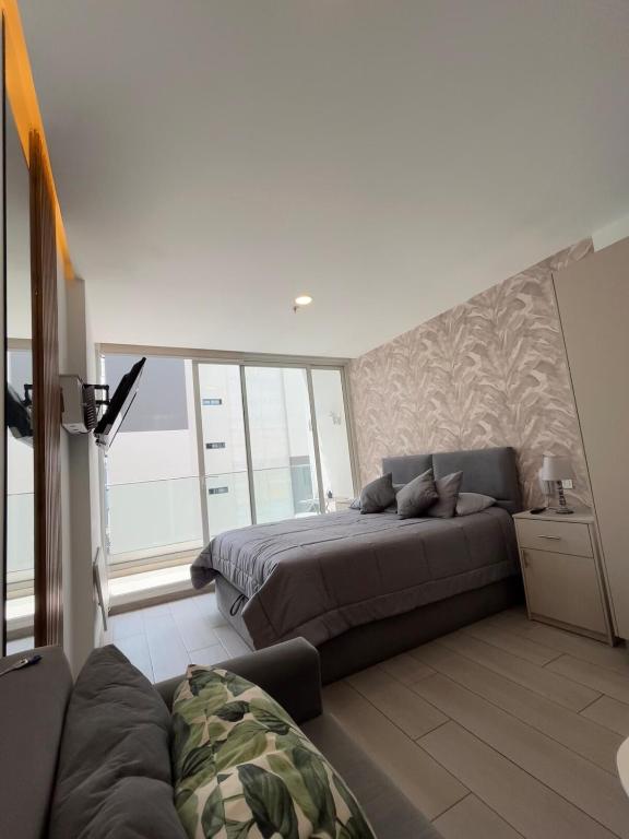 Luxury Executive Suite, Pool & Rooftop 360 - 3