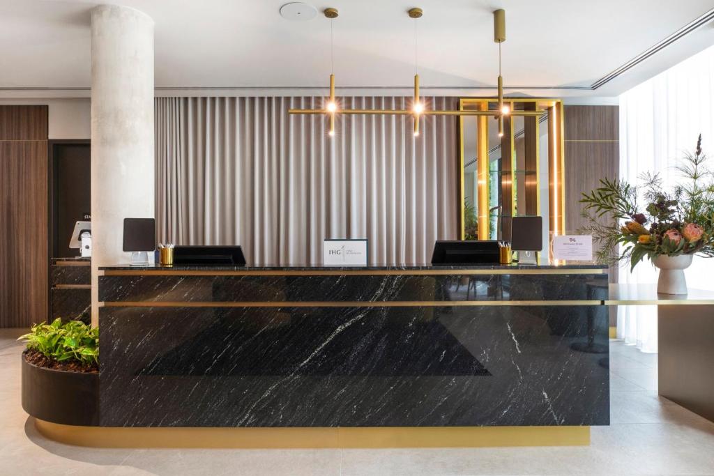 Highly reviewed check-in/out
