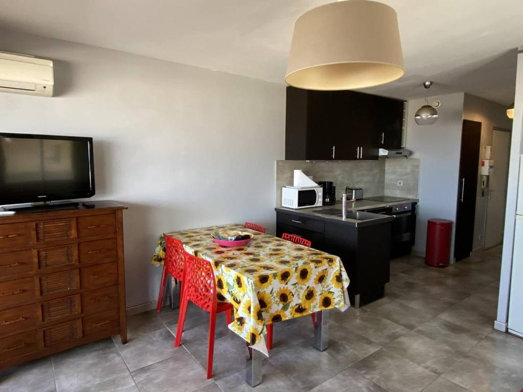 Appartement 2 pièces, climatisé, en bord de mer pour 4 - FR-1-696-97 - 2
