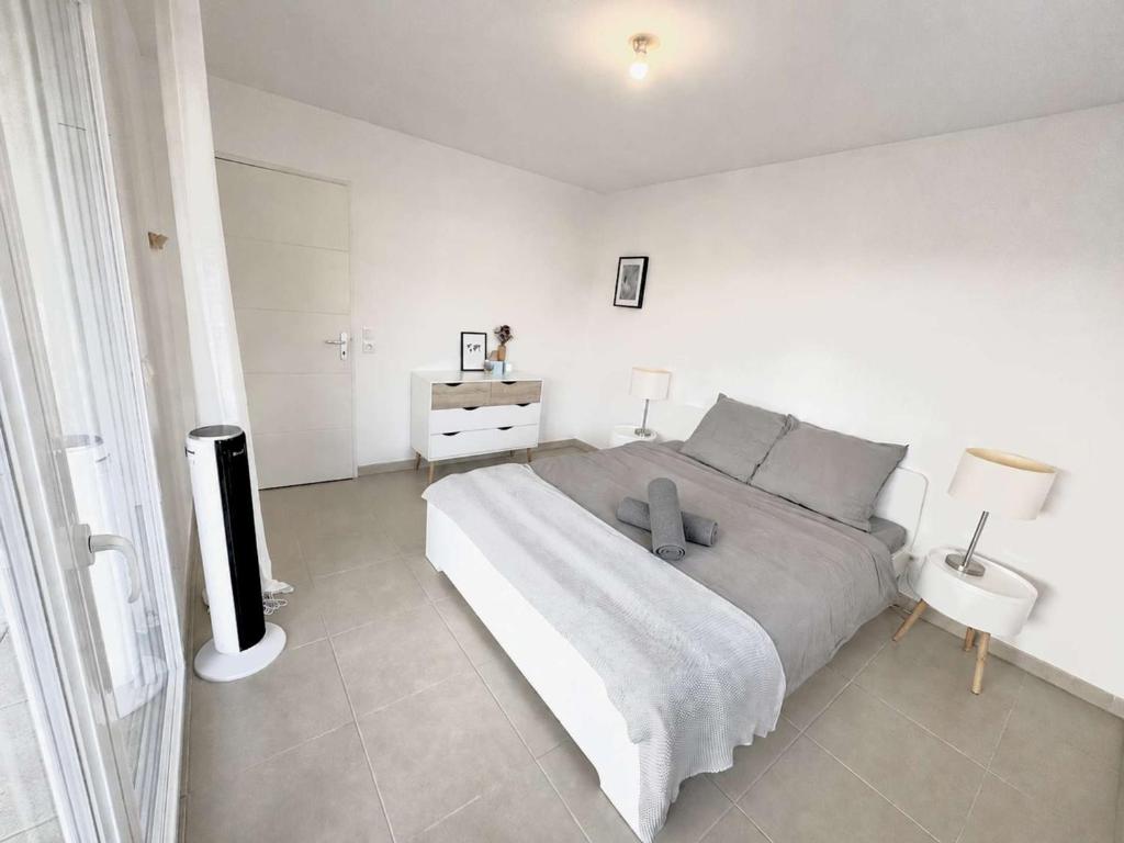 Appartement avec piscine et parking - 4 pers. - FR-1-900-13 - 2