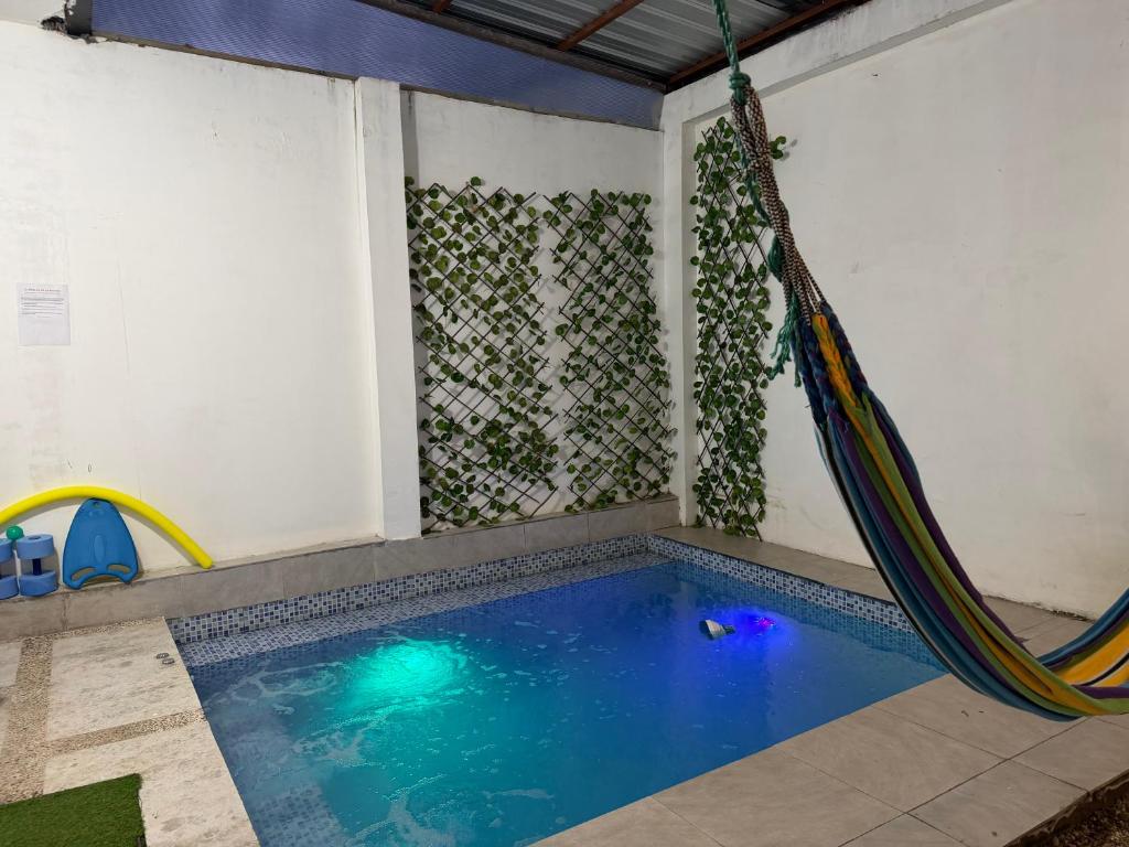Excelente ubicación, lugar tranquilo con piscina privada, departamento con garaje - 4
