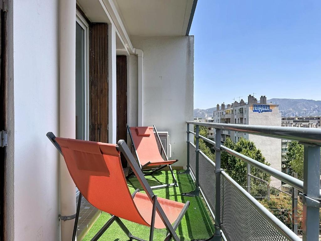 Balcony with BBQ - AC - La Timone 5 minutes away - 4