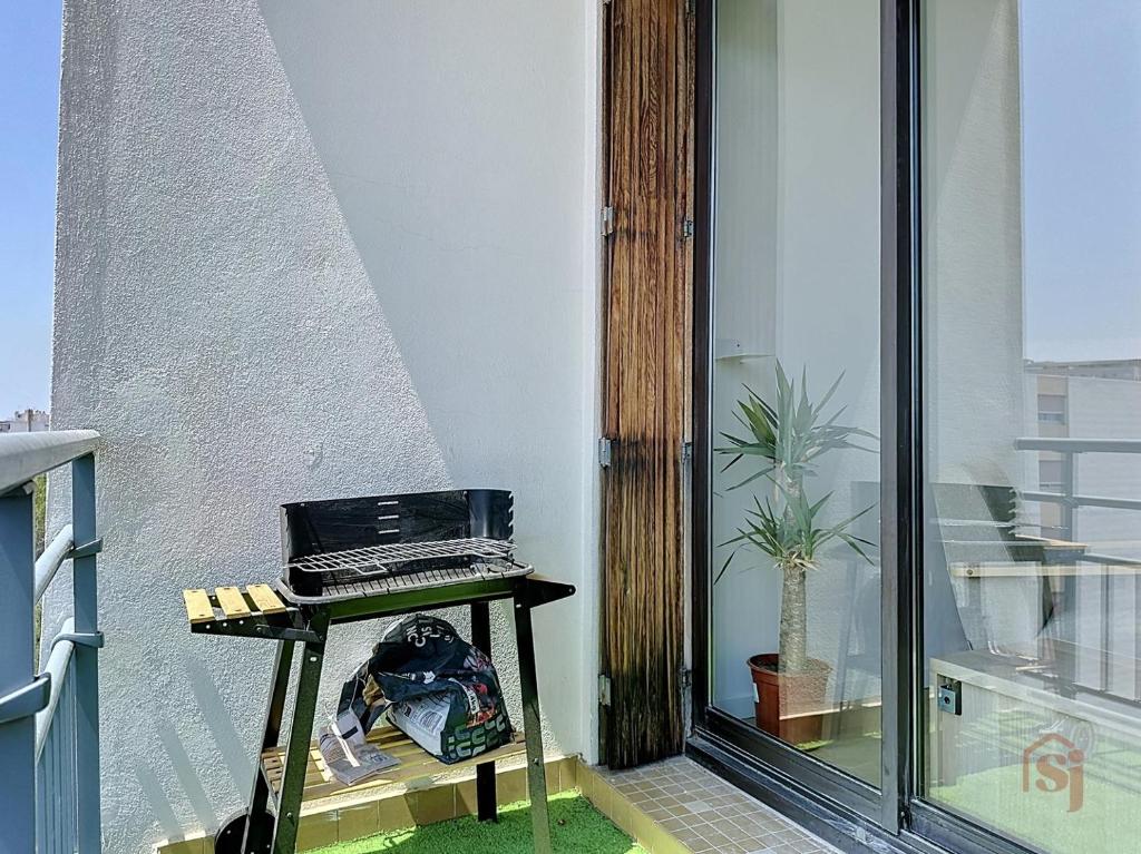 Balcony with BBQ - AC - La Timone 5 minutes away - 5
