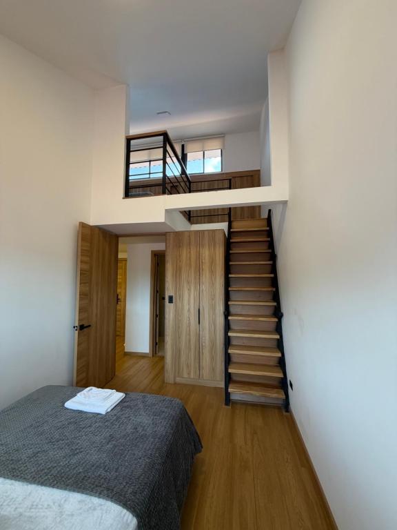Departamento Tipo Loft a 6 min del Parque Calderón con Parqueo - 5
