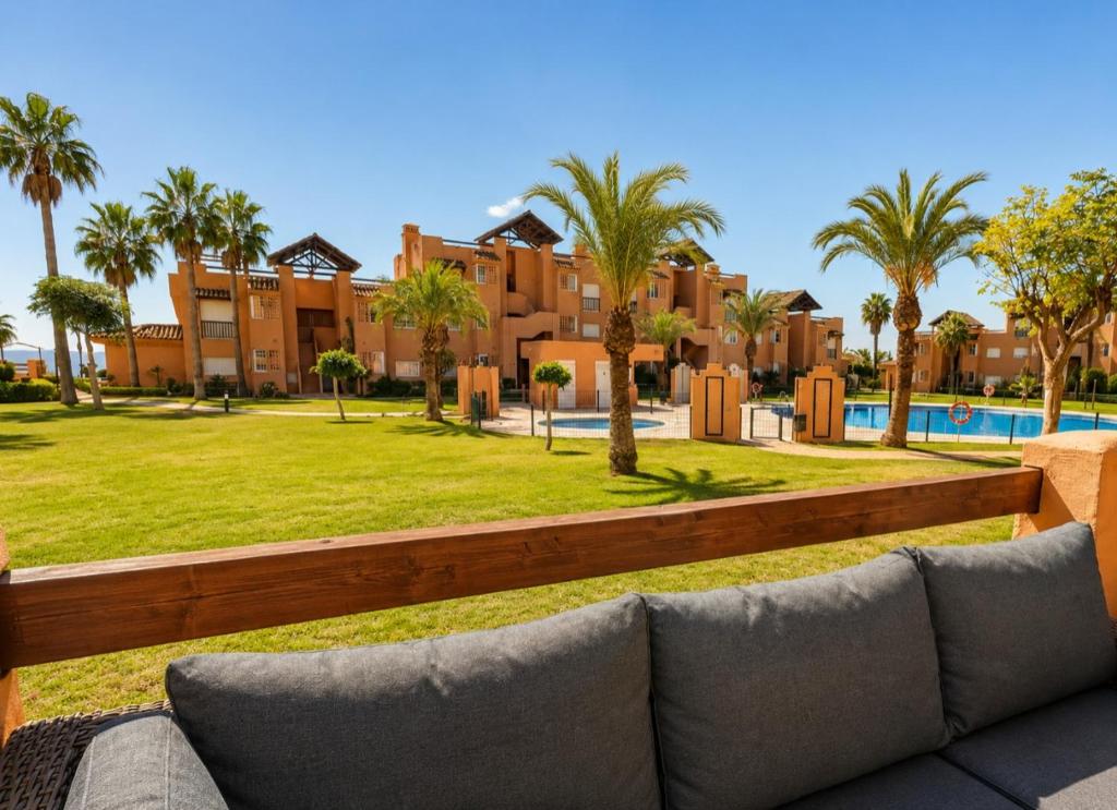 2 bedroom apartment with terrace and pool - 4