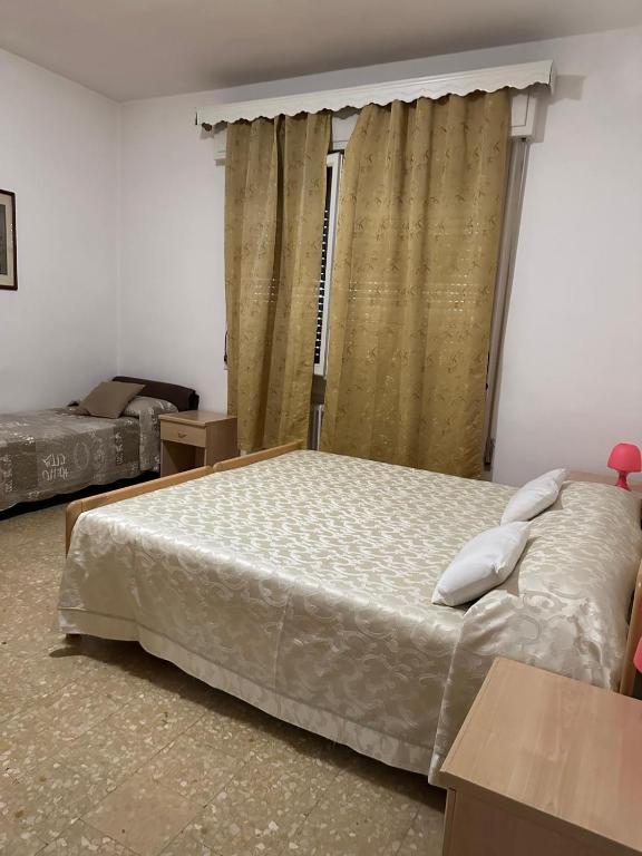Travellers Lodge Bed & Rooms - 5