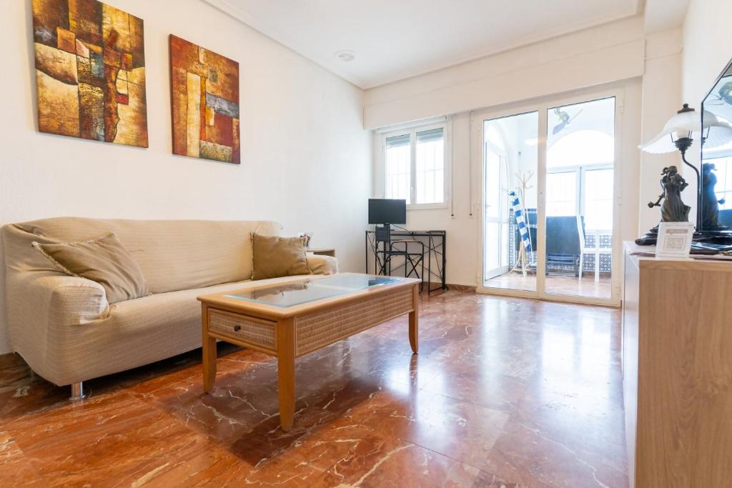 rentafive - Primera Línea - Arenales - Casa Pilar - 2