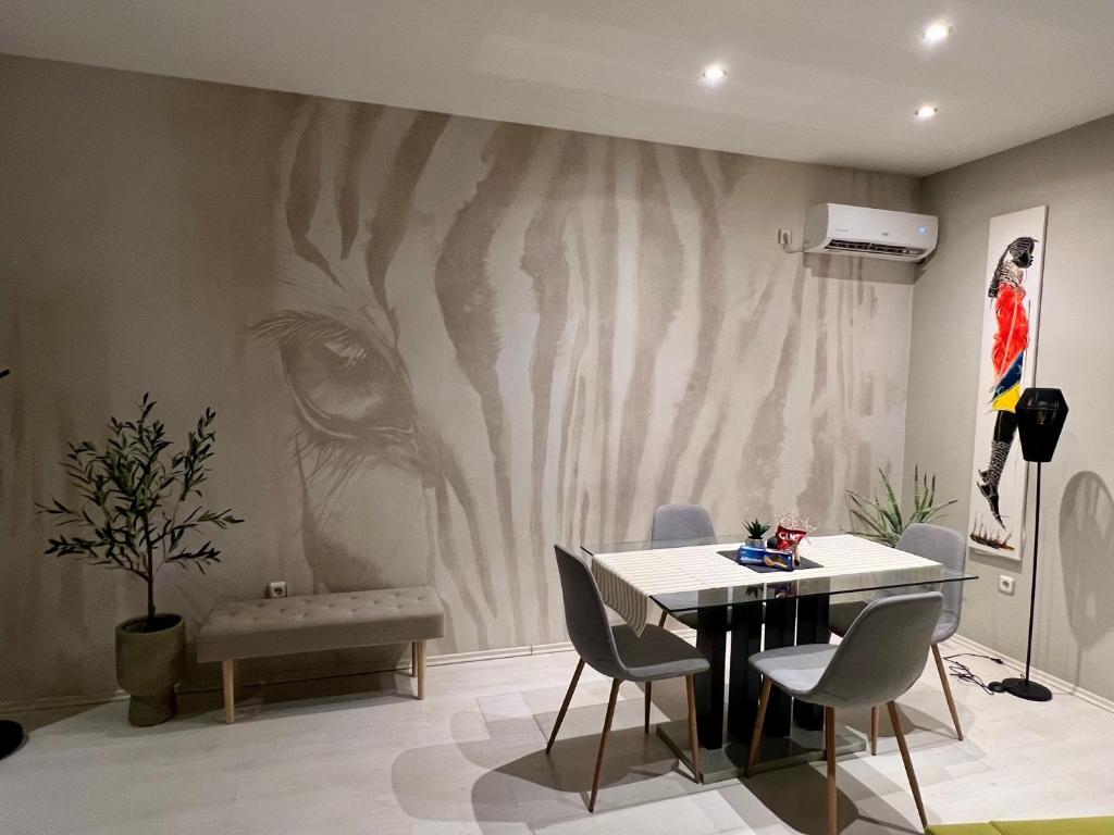 Center Lux Apartments - 2