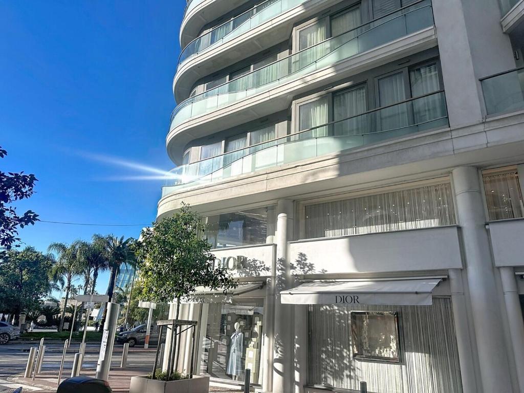7 Croisette 3-room 135 m - 5