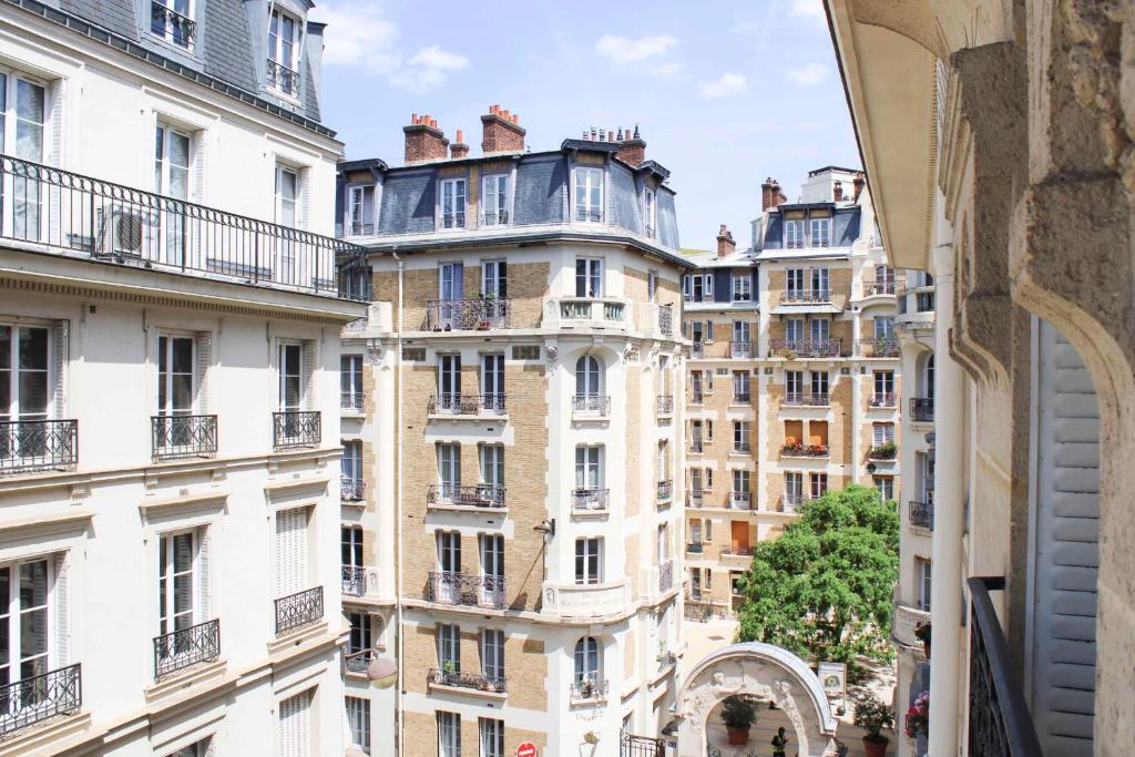 Lovely Paris flat close to Eiffel Tower - 2
