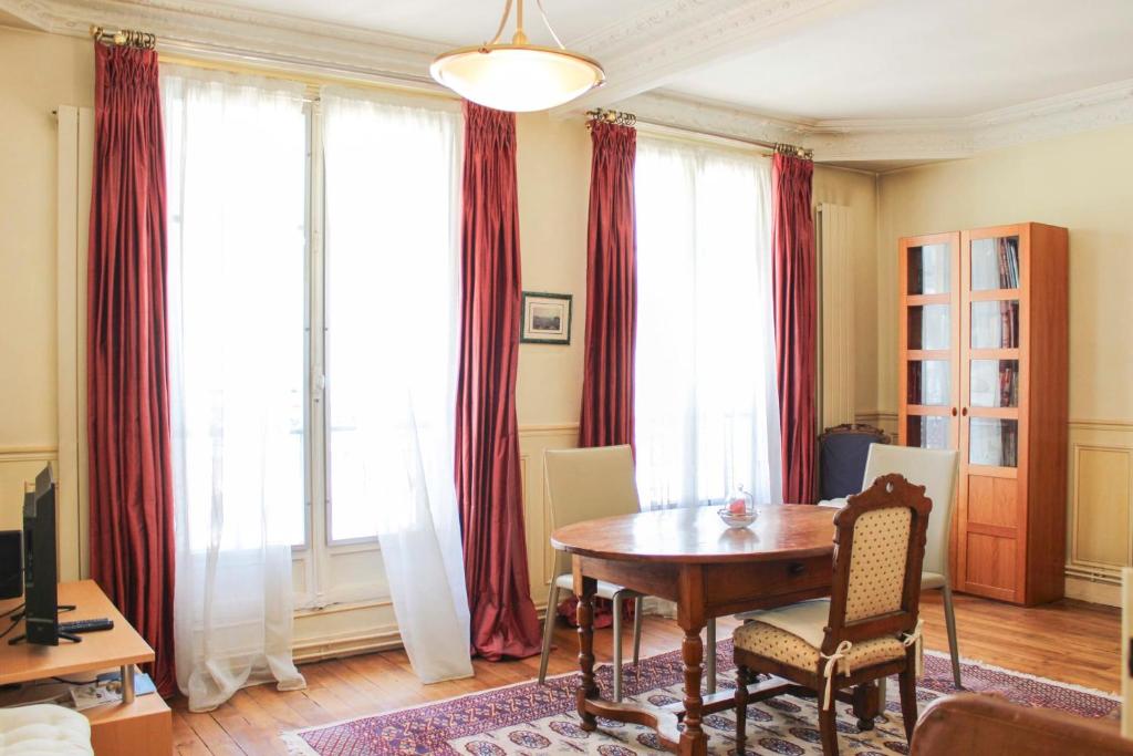Lovely Paris flat close to Eiffel Tower - 1