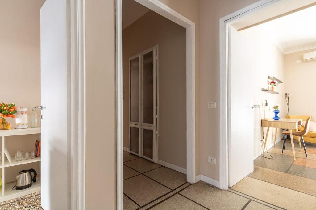 Modern 2BR Apt w-Balcony e AC near VaticanMuseums - 4