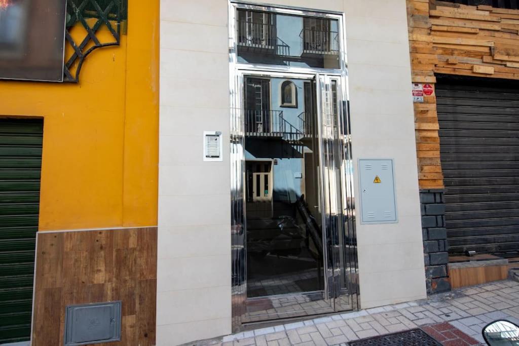 Modern gem in heart of Málaga, near sights REMS - 2