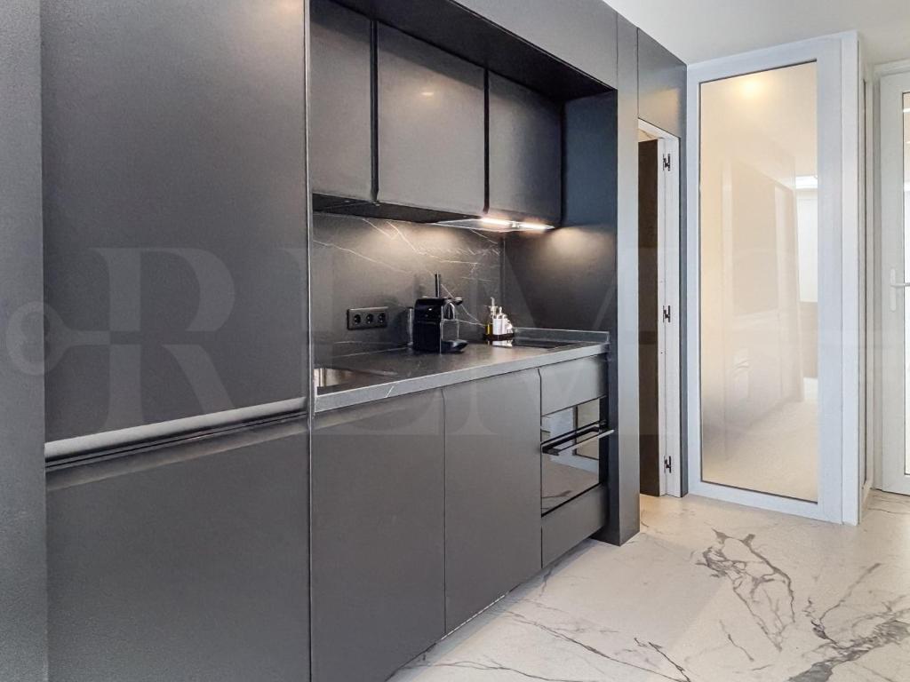 Modern gem in heart of Málaga, near sights REMS - 5