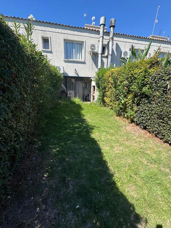 Moderno Dúplex con Jardín en Barrio Cerrado, Pilar - 5
