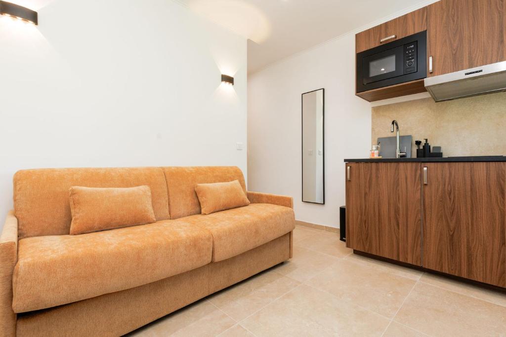 Upstays Cosy Studio 15m2 with pool and quiet - 3