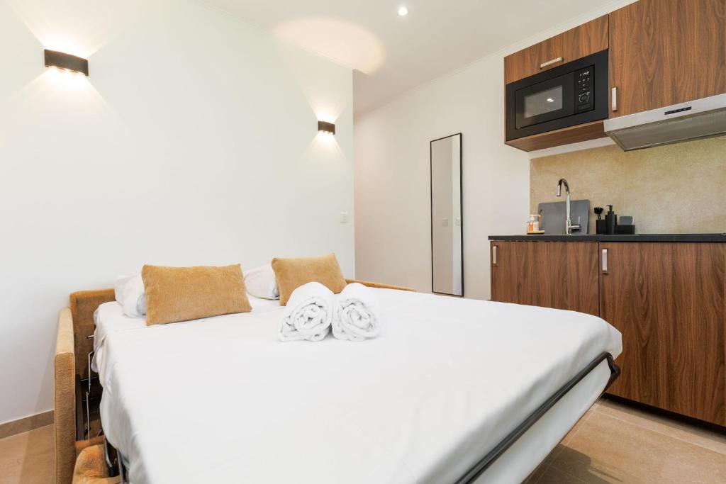 Upstays Cosy Studio 15m2 with pool and quiet - 4