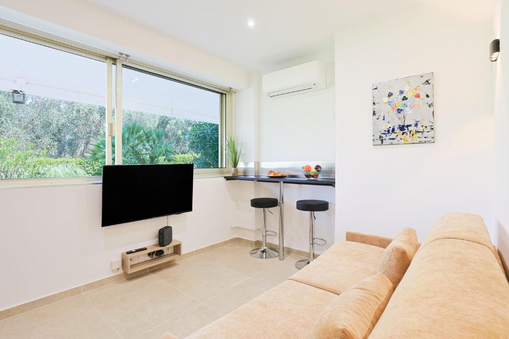 Upstays Cosy Studio 15m2 with pool and quiet - 1