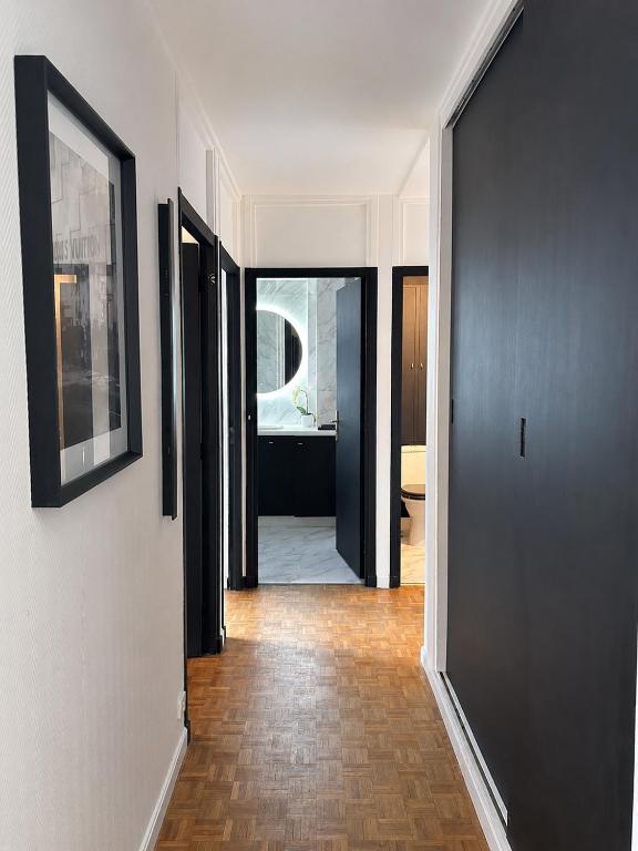 Spacious 2BR Flat with Balcony in Montparnasse - 2
