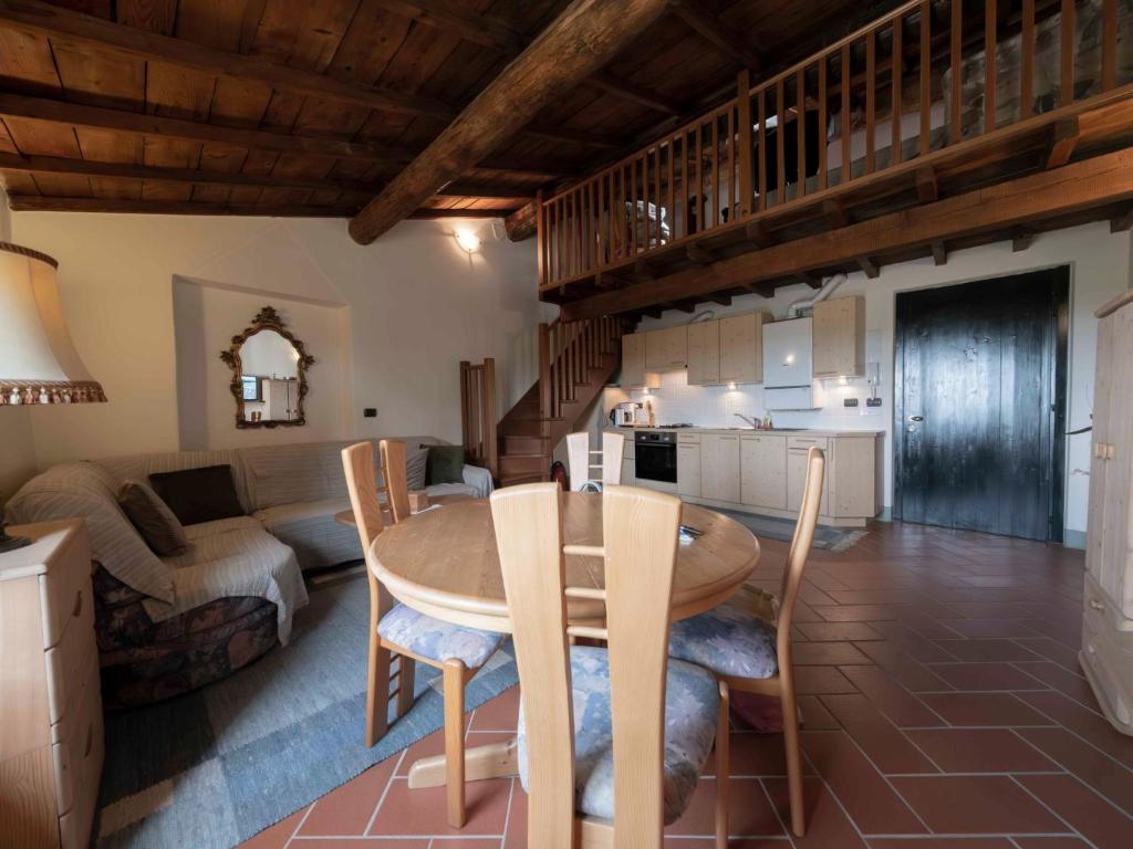 Apartment Al Castello - Elegante Residenz mit Schwimmbad by Interhome - 2