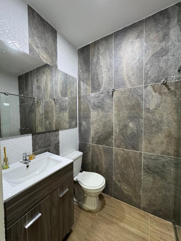 Spacious home in Laureles Estadio Medellin - 2