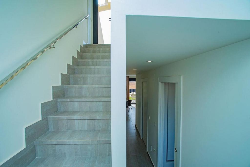 Frontline Luxury Oasis 5414 - 2