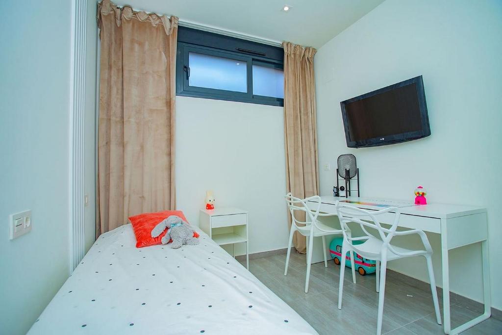 Frontline Luxury Oasis 5414 - 4