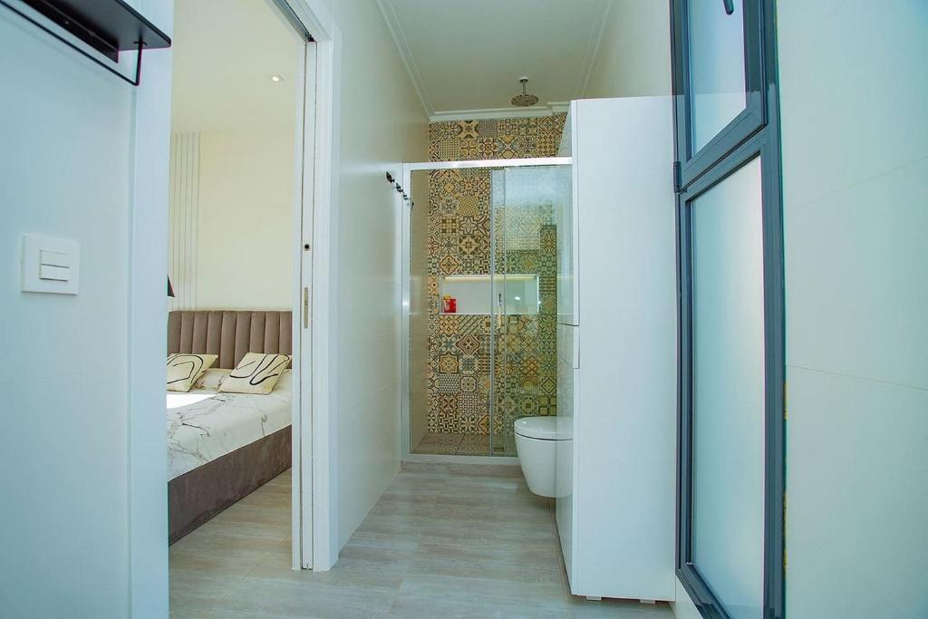 Frontline Luxury Oasis 5414 - 5