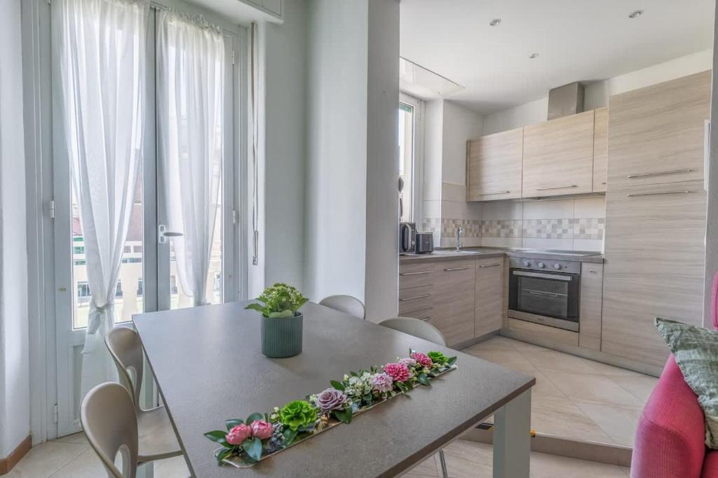 Urban Harmony - Balcony & 8 min to Metro - 2
