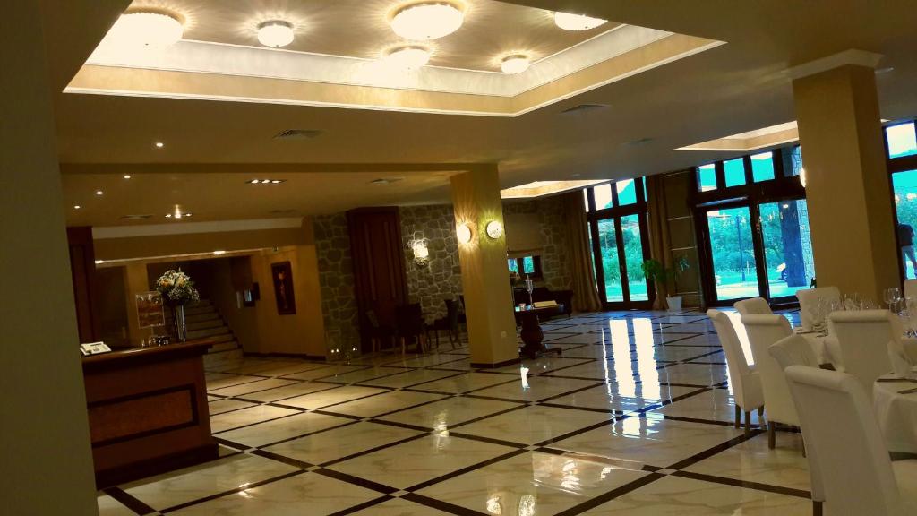 Grand Meteora Hotel photo