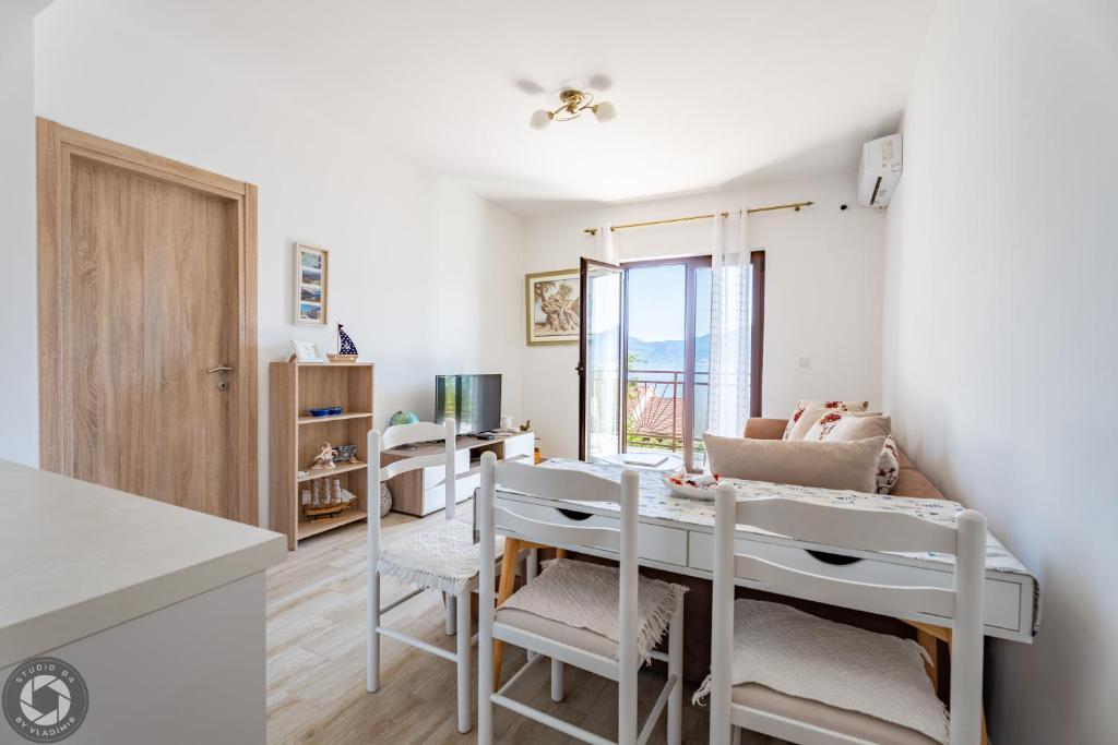 Bonaca Apartments - 1