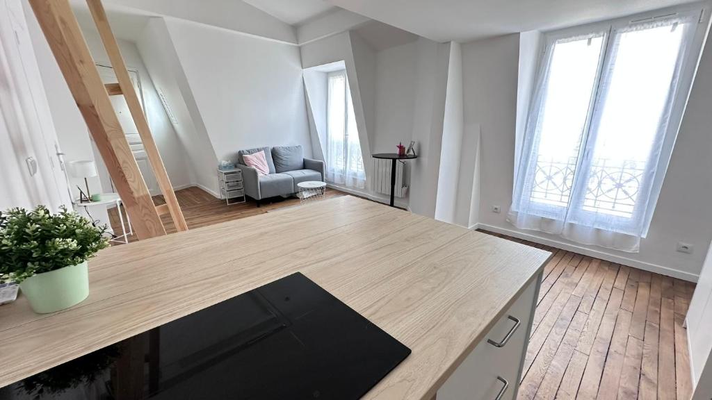 Quiet loft studio with rooftop view - 5