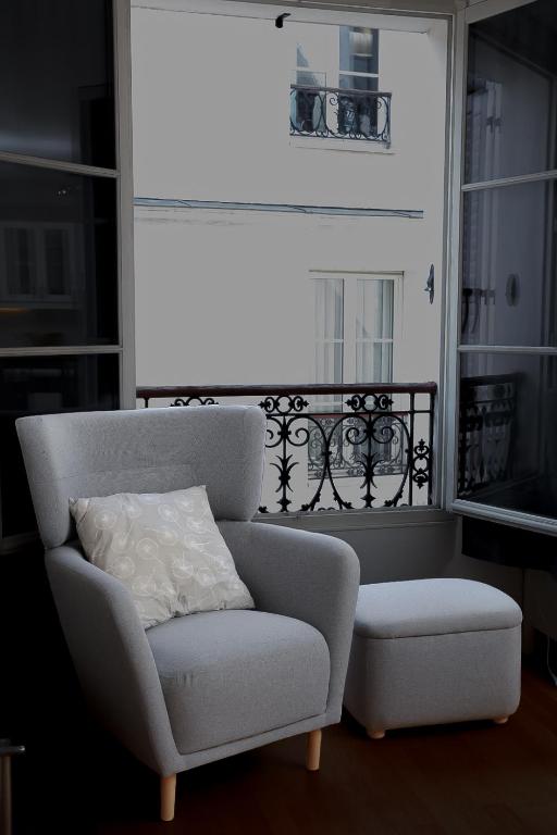 Magnificent Apartment in the Best Central Location of Paris 1 Minute Walk to Train Station - 1